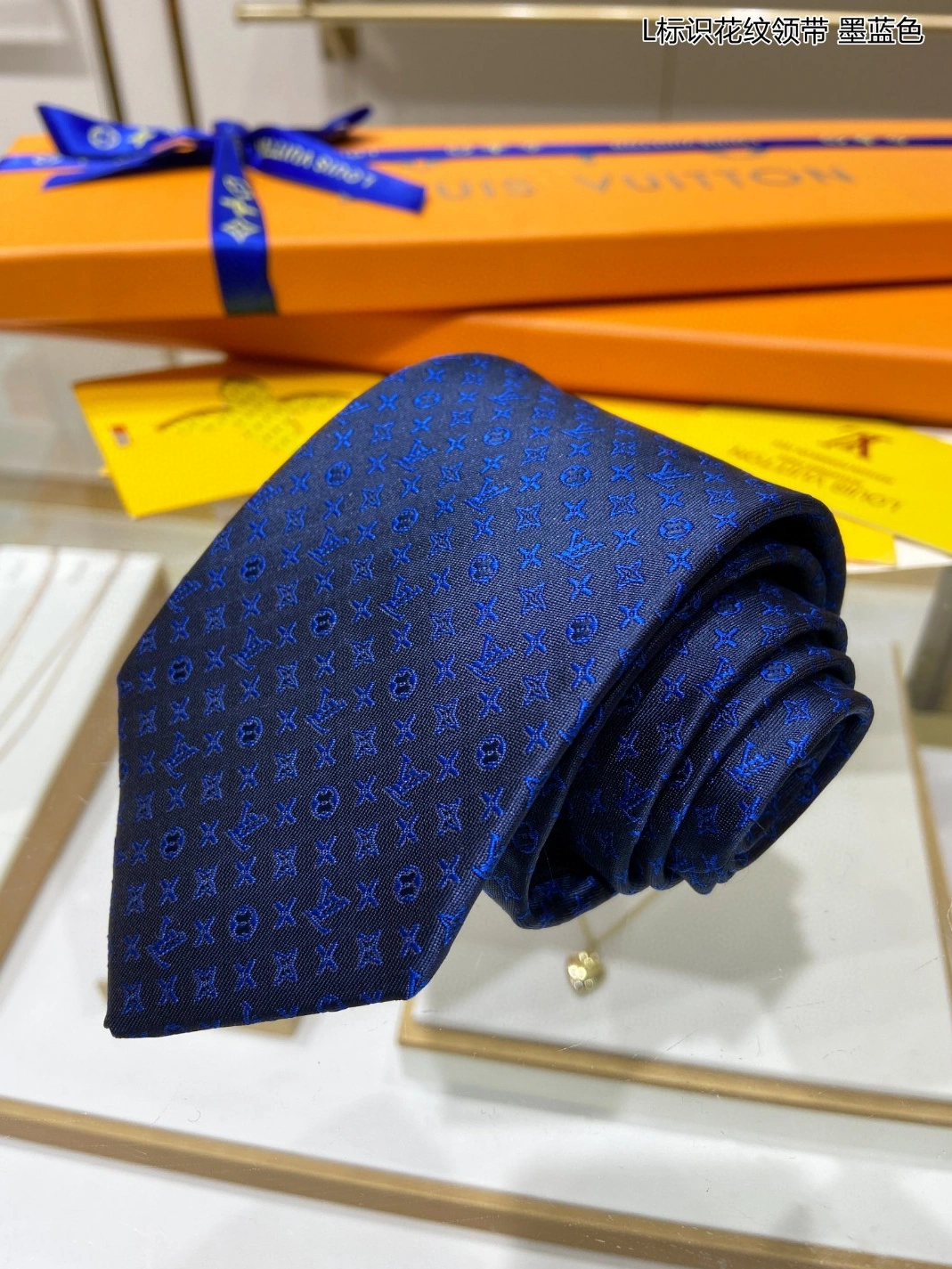 Cozy 4864 Louis Vuitton LV Necktie For Men