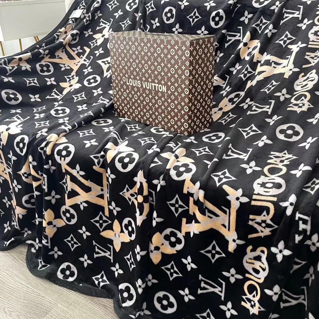 Durable 1778 Louis Vuitton LV Blanket - Image 3