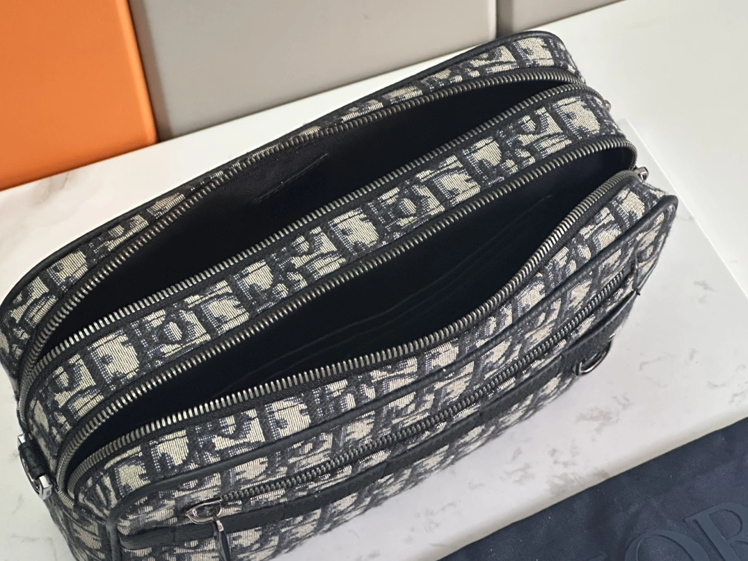 Durable 462 Christian Dior AAA Man Messenger Bags - Image 7