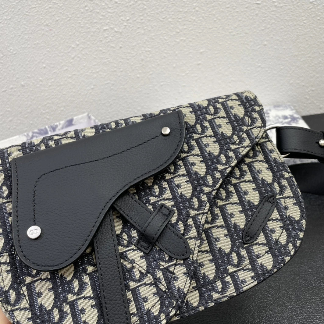 Durable 8879 Christian Dior AAA Man Messenger Bags - Image 4