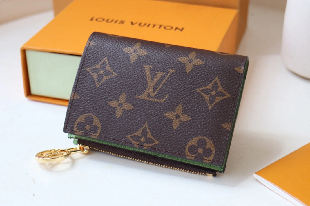 Durable 9904 Louis Vuitton AAA Quality Card Case In Green - Image 3