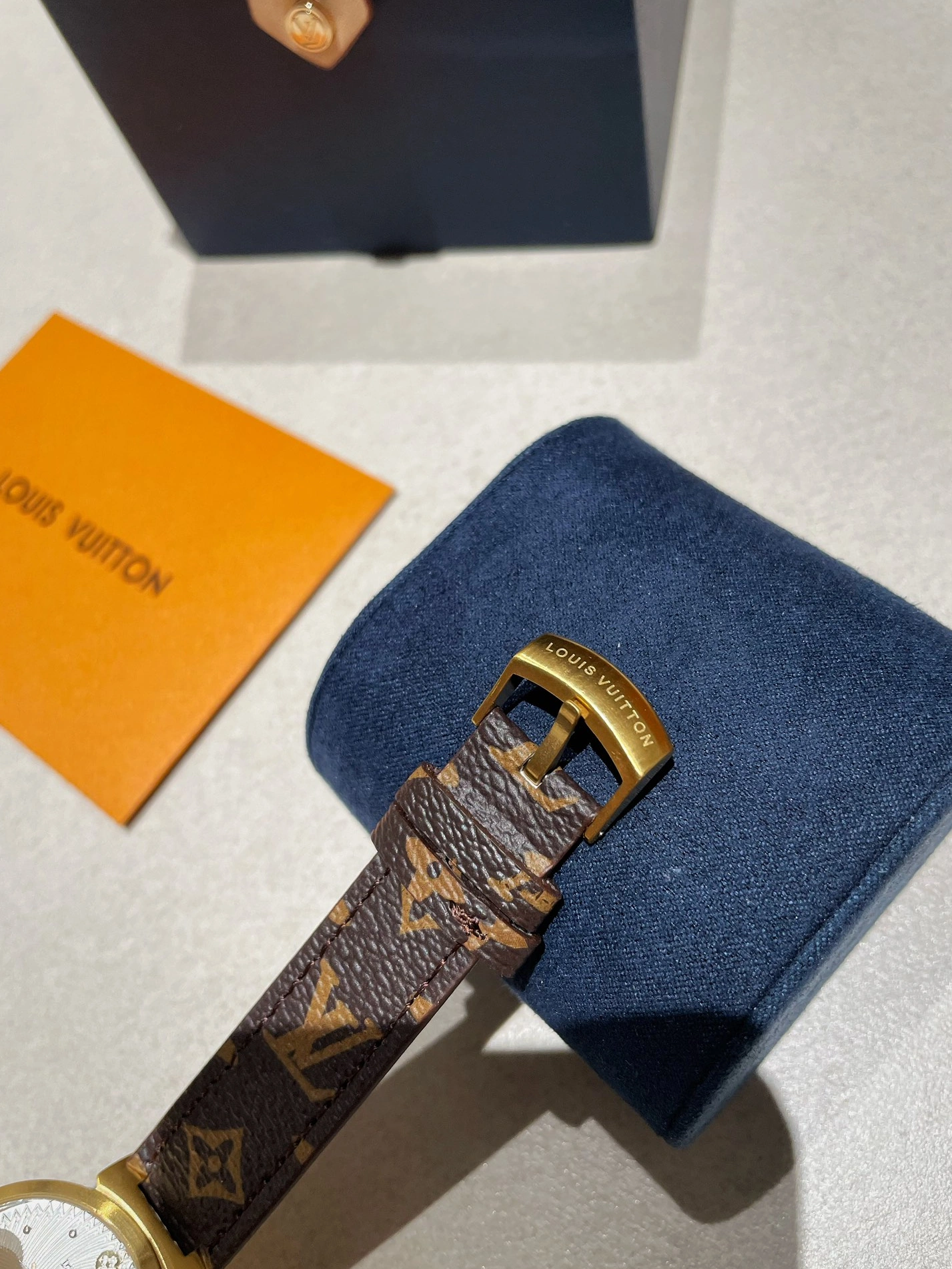 EasyMatch 2347 Louis Vuitton Watches - Image 4