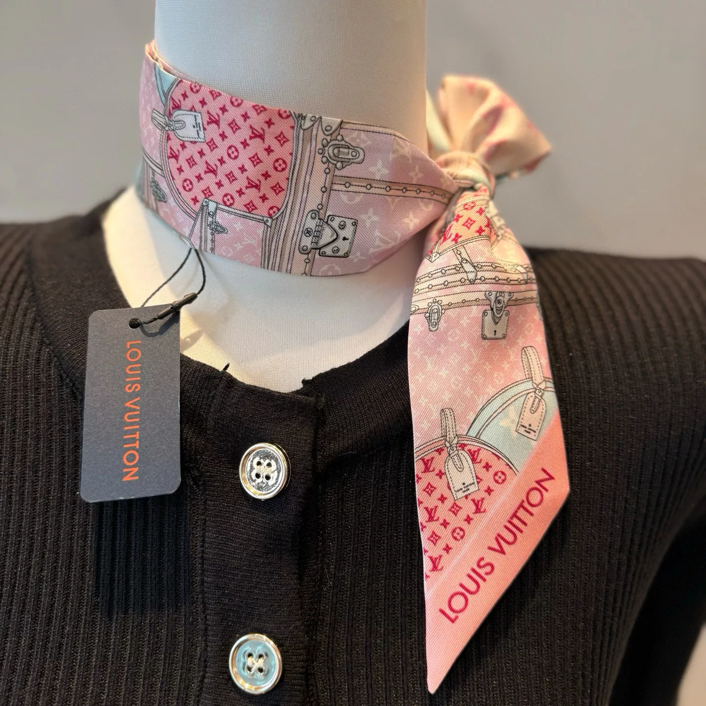 EasyMatch 4840 Louis Vuitton Silk Scarf - Image 3