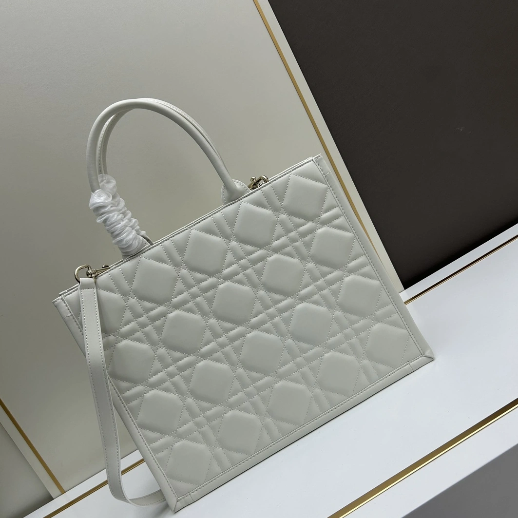 EasyMatch 8059 Christian Dior AAA Quality Tote-Handbags For Women - Image 3