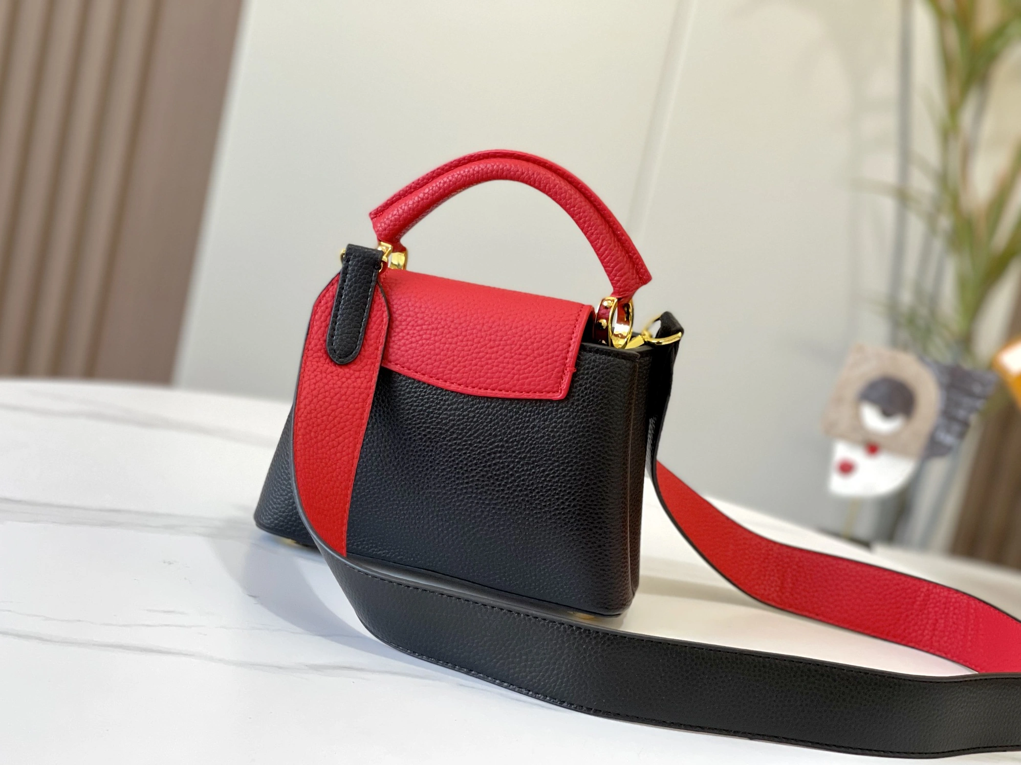 Efficient 3024 Louis Vuitton AAA Quality Messenger Bags For Women - Image 3