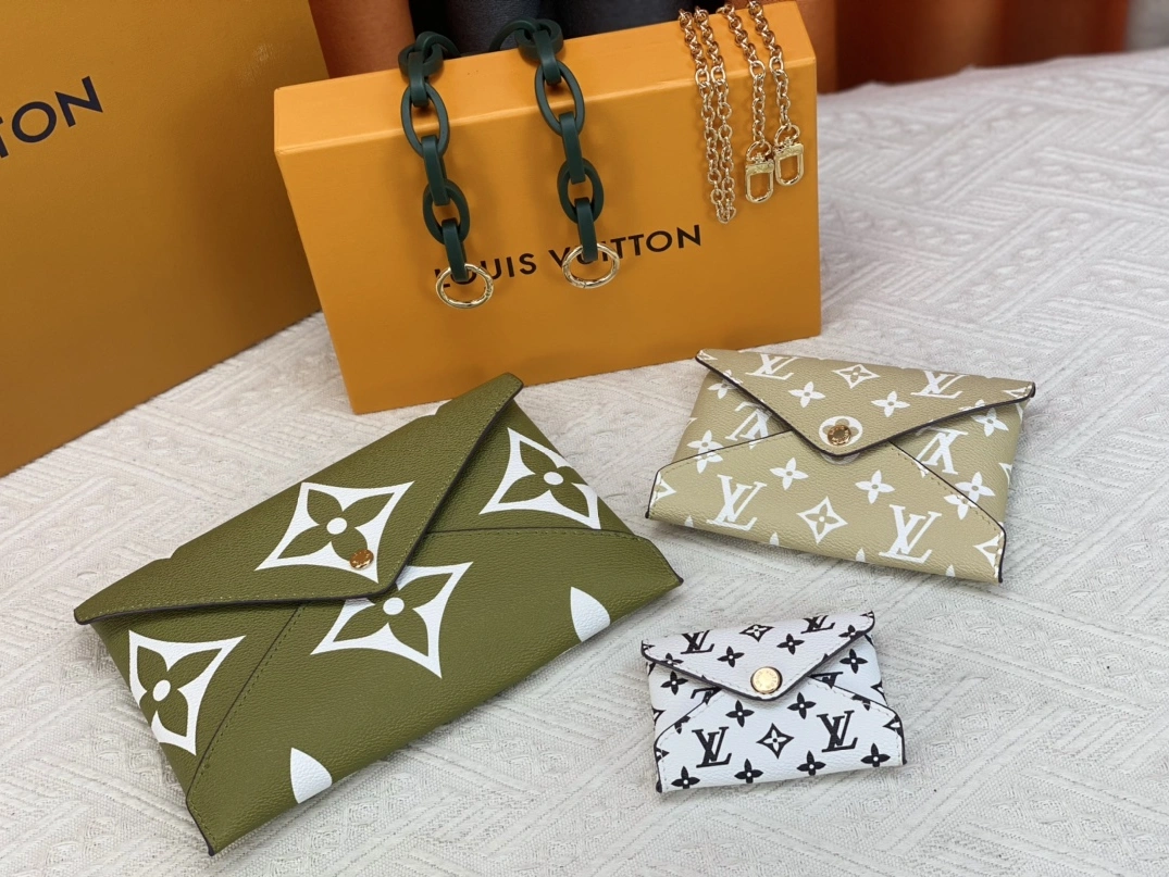 Efficient 3861 Louis Vuitton AAA Quality Wallets For Women - Image 3