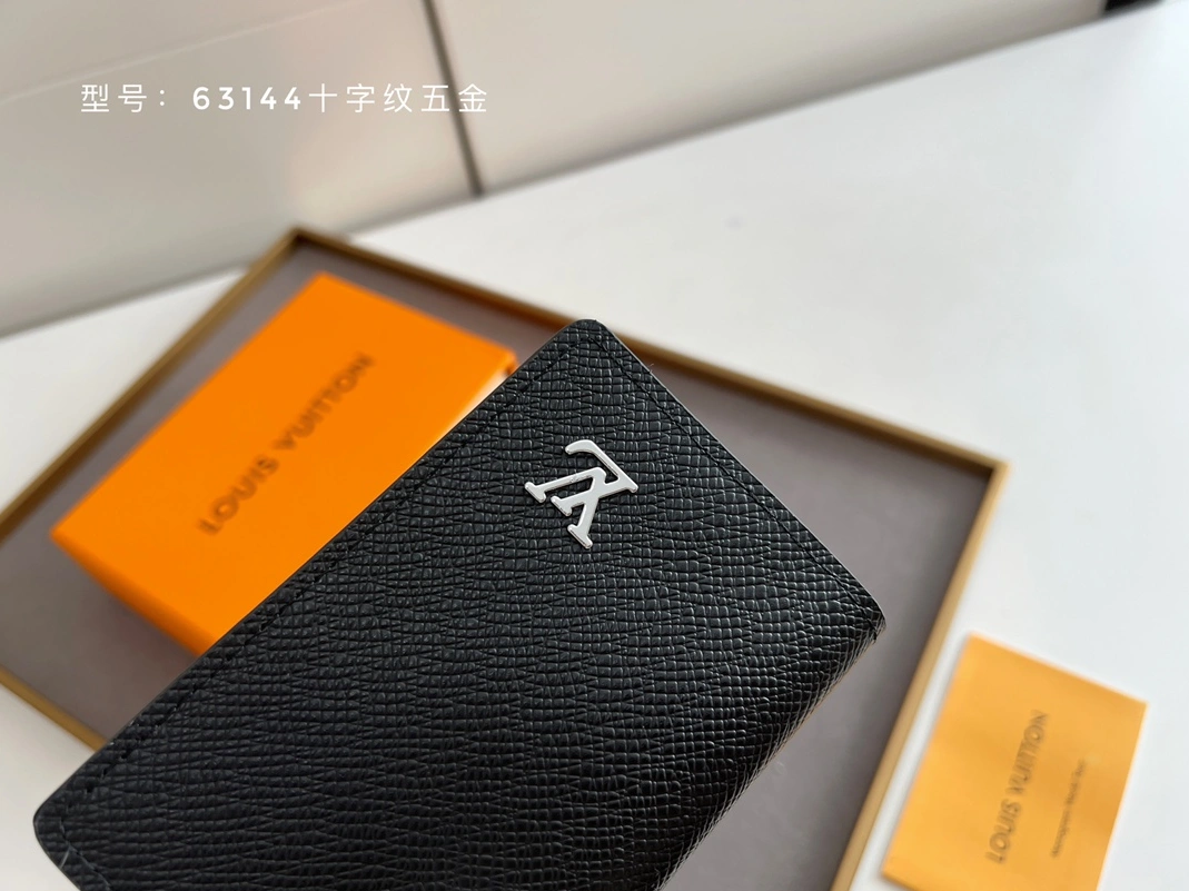 Efficient 3999 Louis Vuitton Card Case For Unisex - Image 5