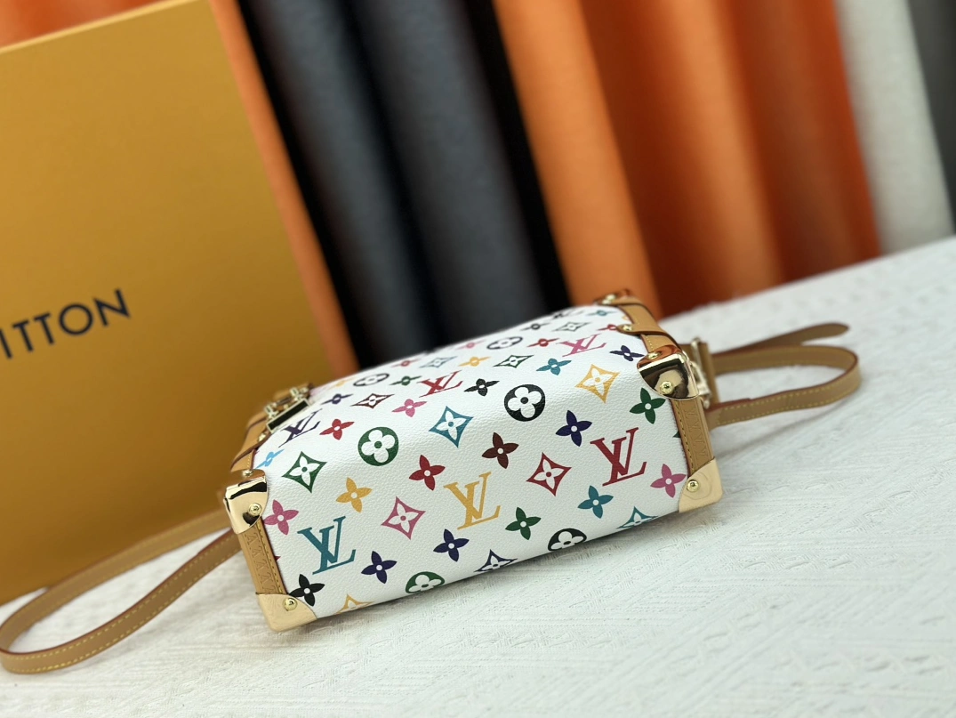 Elegant 1564 Louis Vuitton AAA Quality Messenger Bags For Unisex - Image 5