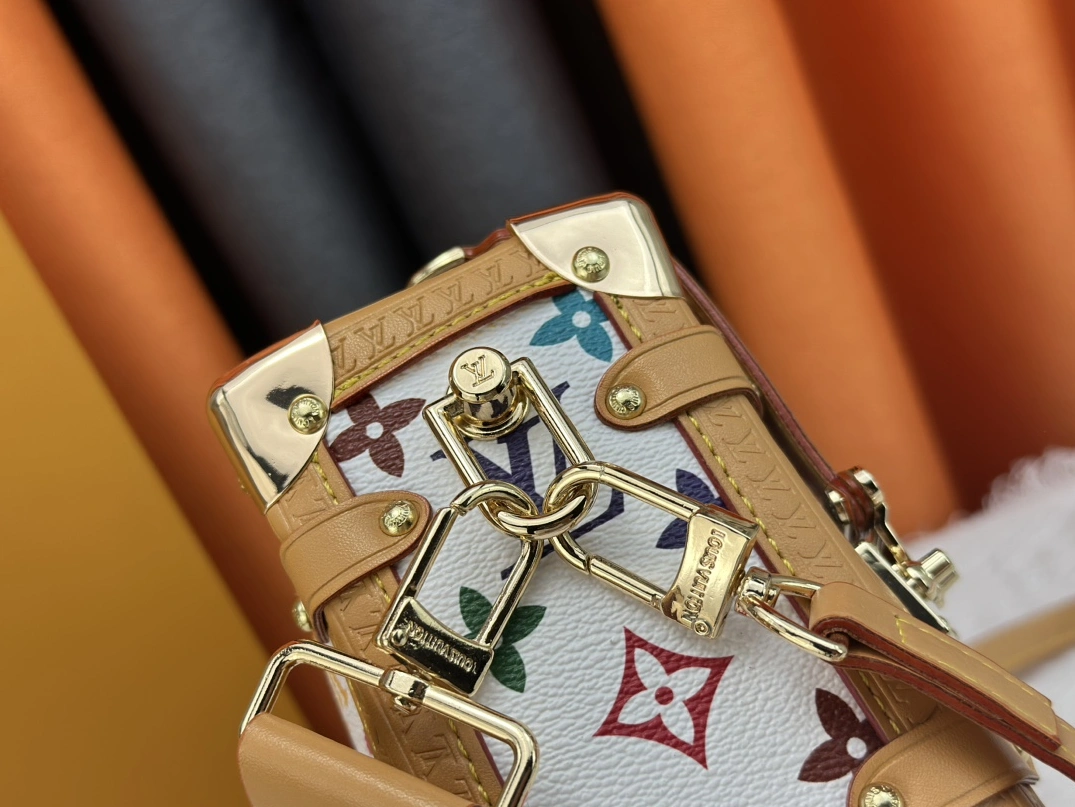 Elegant 1564 Louis Vuitton AAA Quality Messenger Bags For Unisex - Image 7