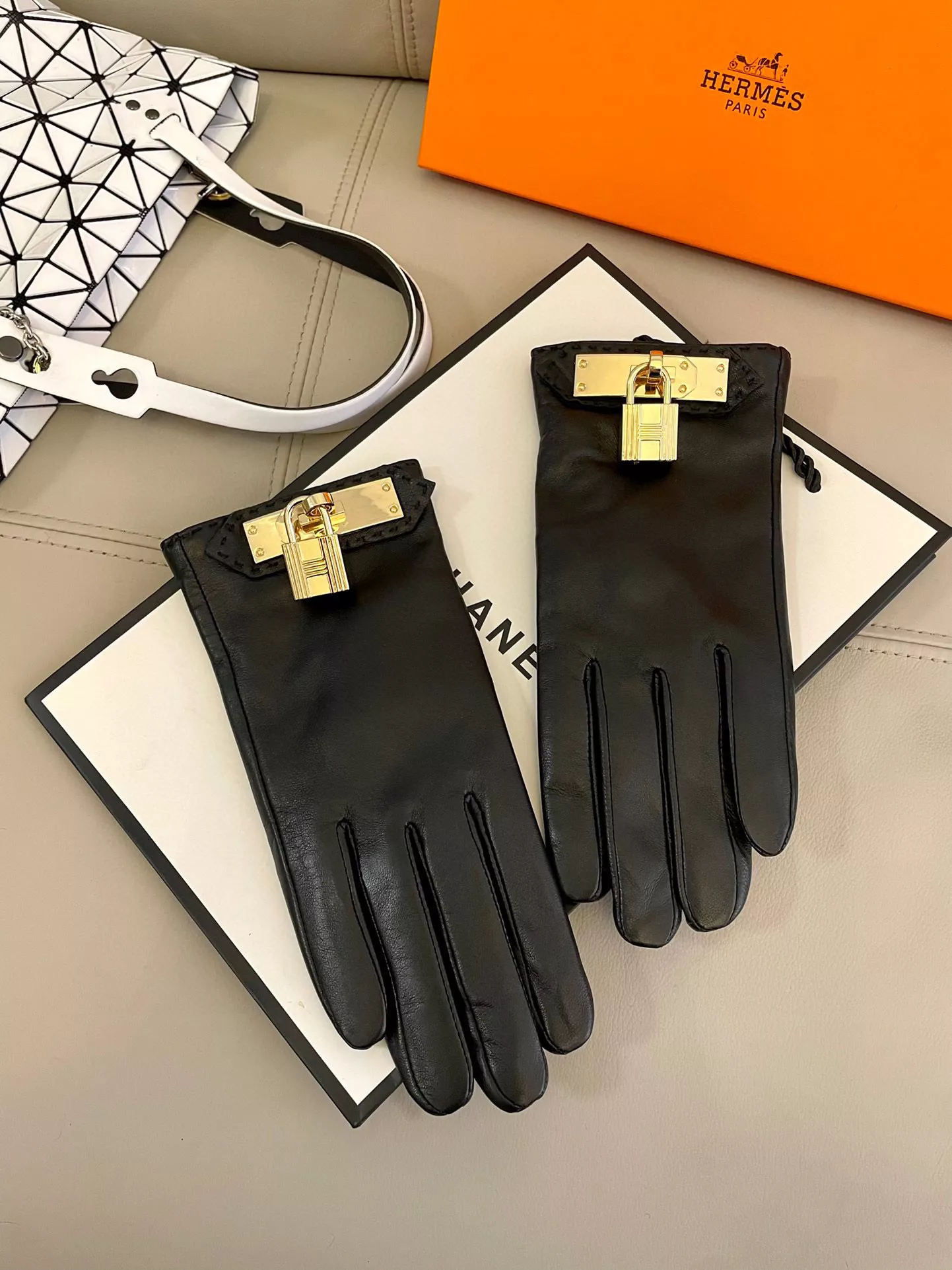 Elegant 9745 Hermes Gloves For Women - Image 4
