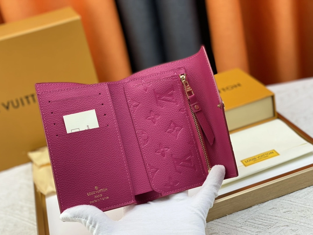 EyeCatching 7317 Louis Vuitton LV Wallets For Women - Image 5