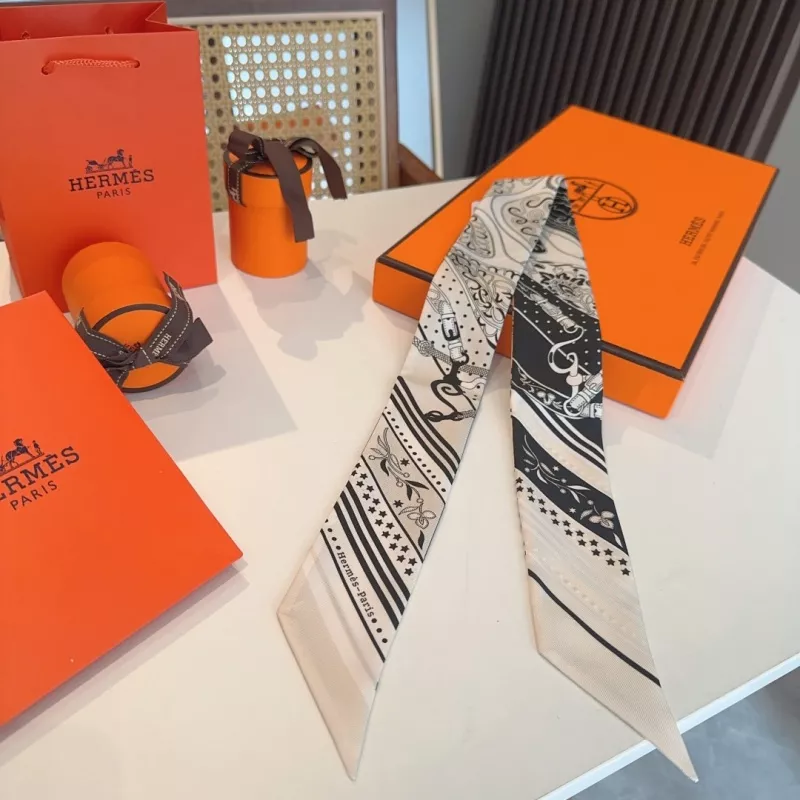 EyeCatching 8178 Hermes Silk Scarf - Image 3