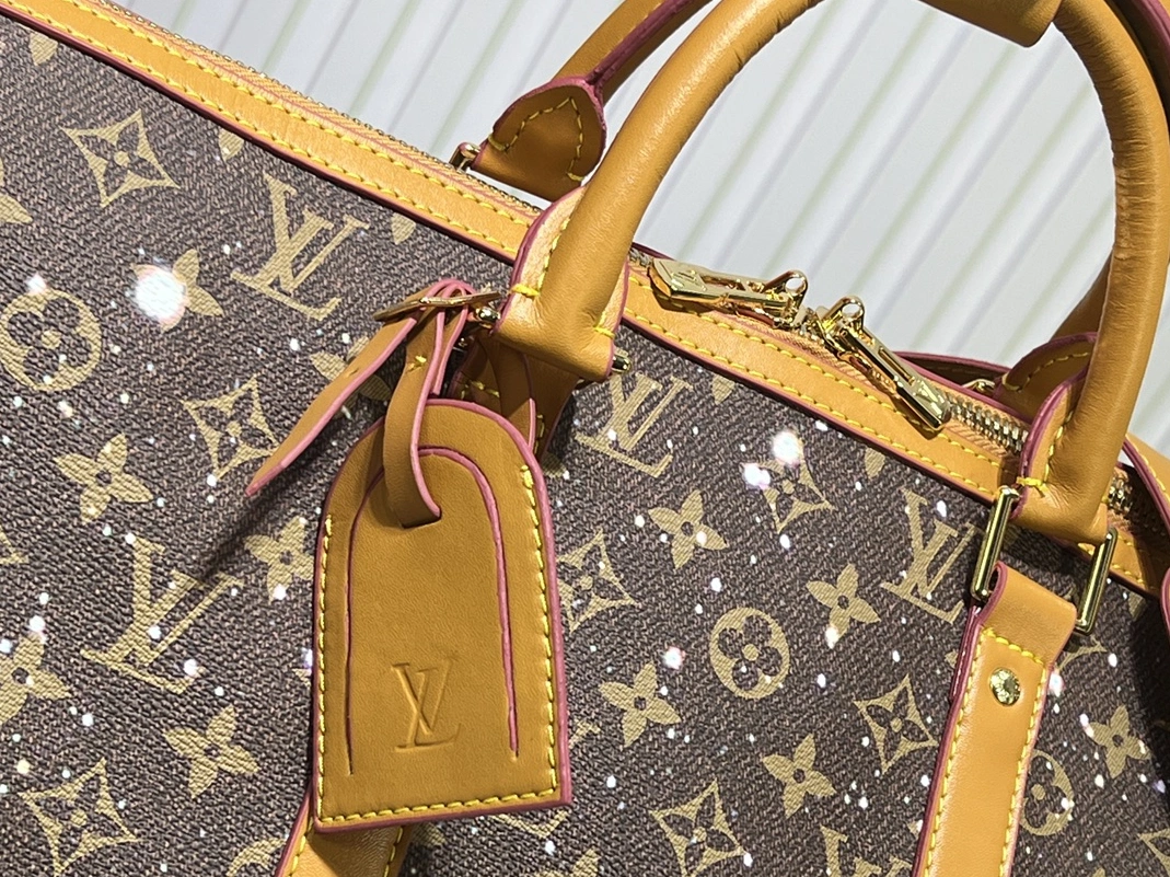 Fashionable 2440 Louis Vuitton Travel Bags - Image 4