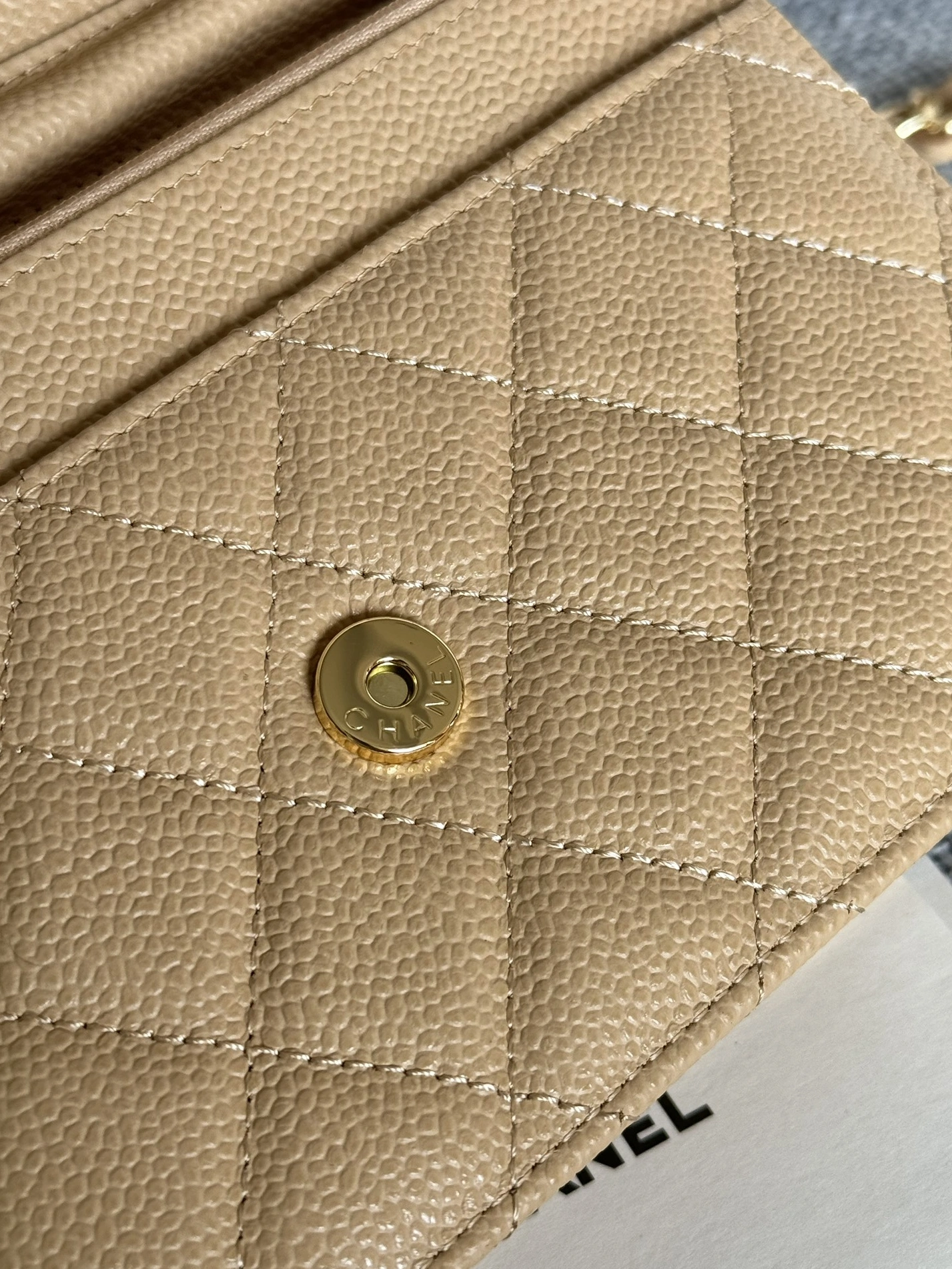 Fashionable 2800 Chanel AAA Quality Messenger Bags In Gold For Women - Image 7