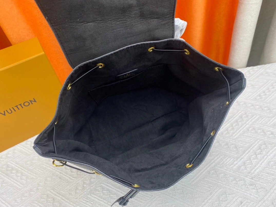Flexible 2099 Louis Vuitton AAA Quality Backpacks For Women - Image 7