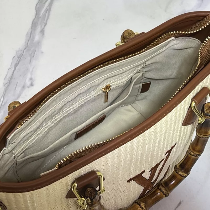 Flexible 2497 Louis Vuitton AAA Quality Handbags For Women - Image 6