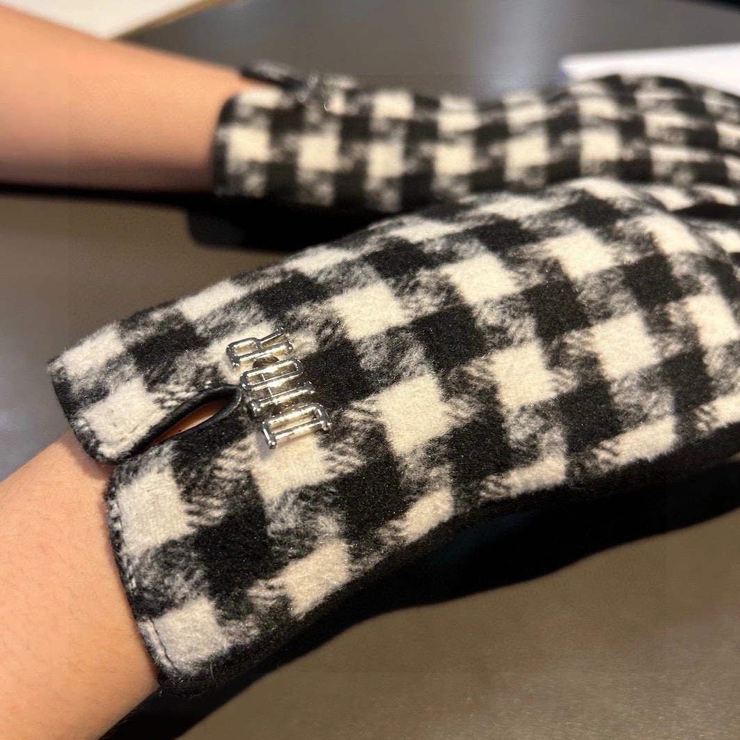 Flexible 3409 Christian Dior Gloves - Image 5