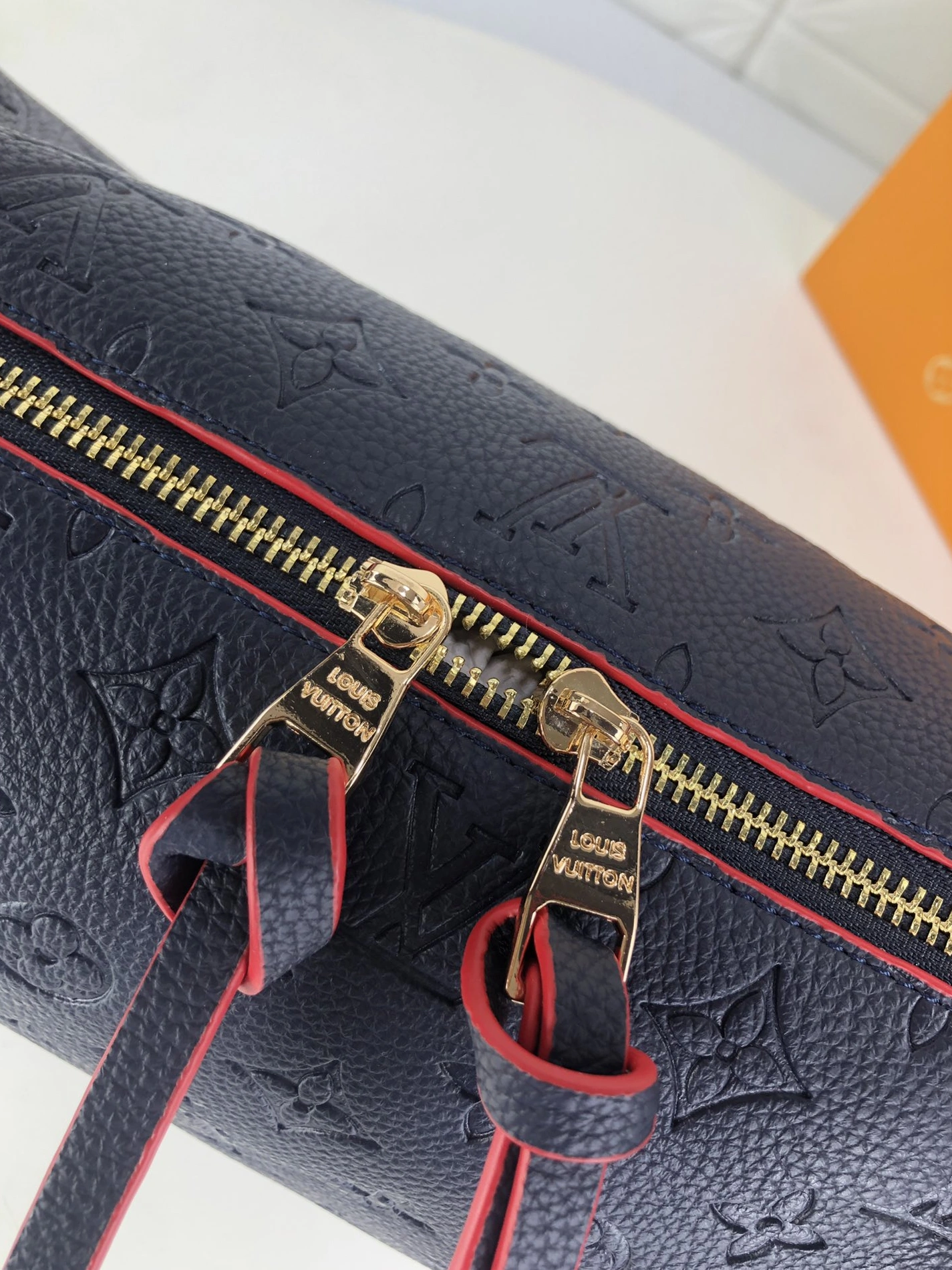 Functional 9339 Louis Vuitton AAA Quality Handbags For Women - Image 5