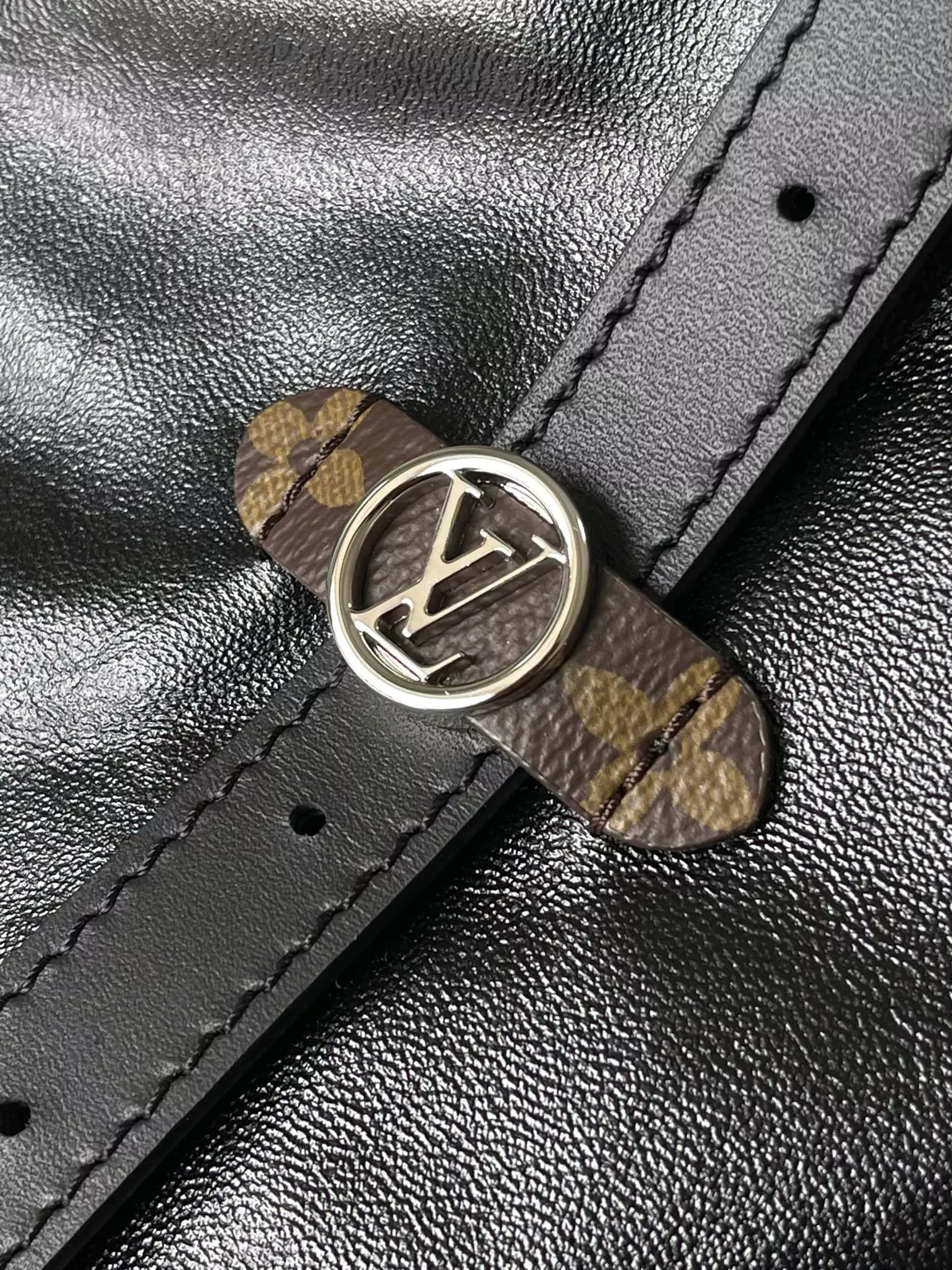 GoAnywhere 5421 Louis Vuitton AAA Quality Shoulder Bags For Women - Image 5