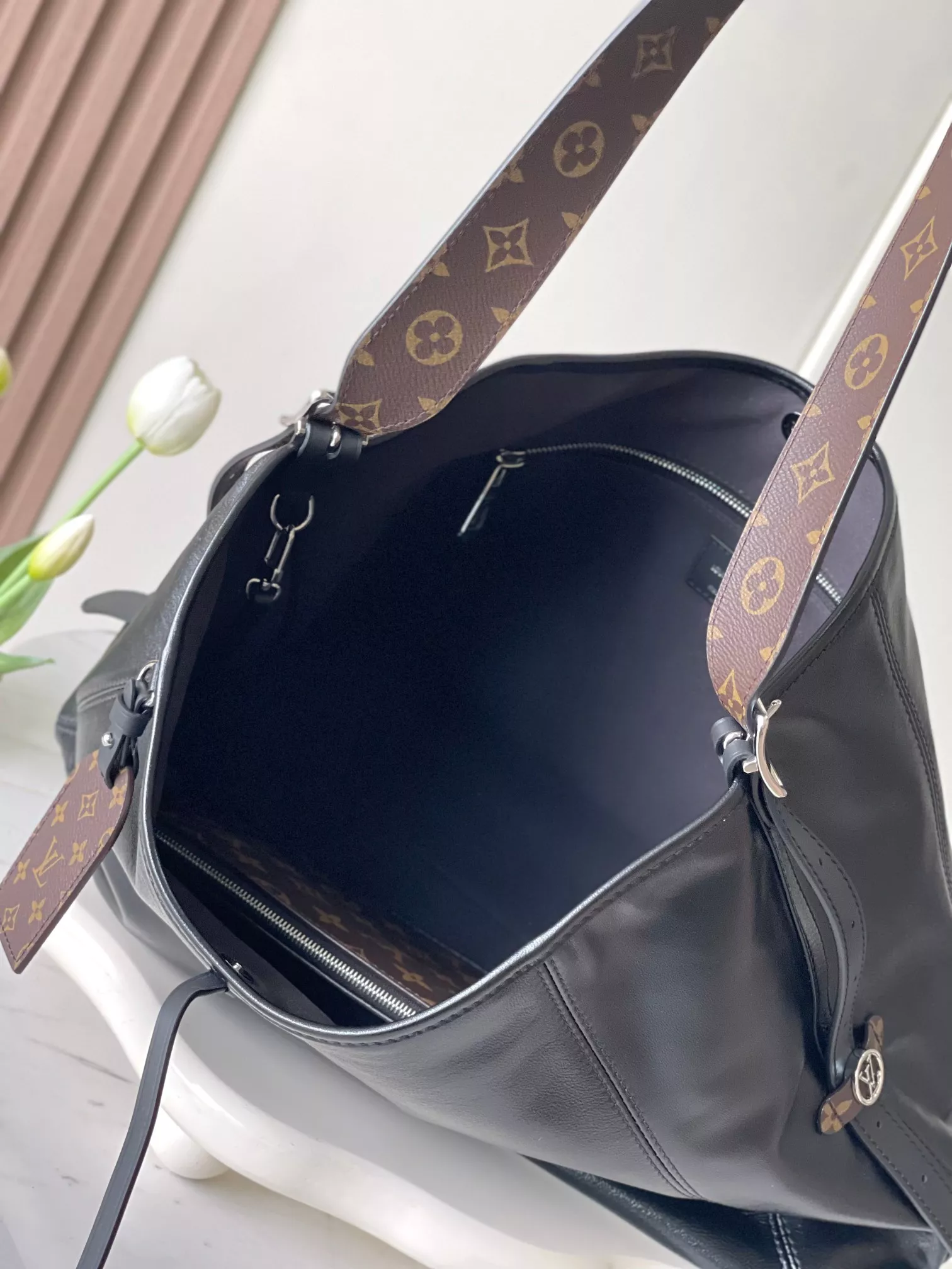 GoAnywhere 5421 Louis Vuitton AAA Quality Shoulder Bags For Women - Image 6