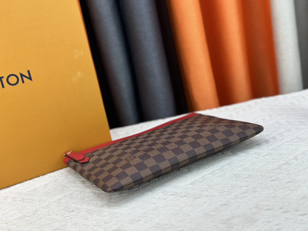 GoAnywhere 6108 Louis Vuitton LV Wallets For Unisex - Image 4