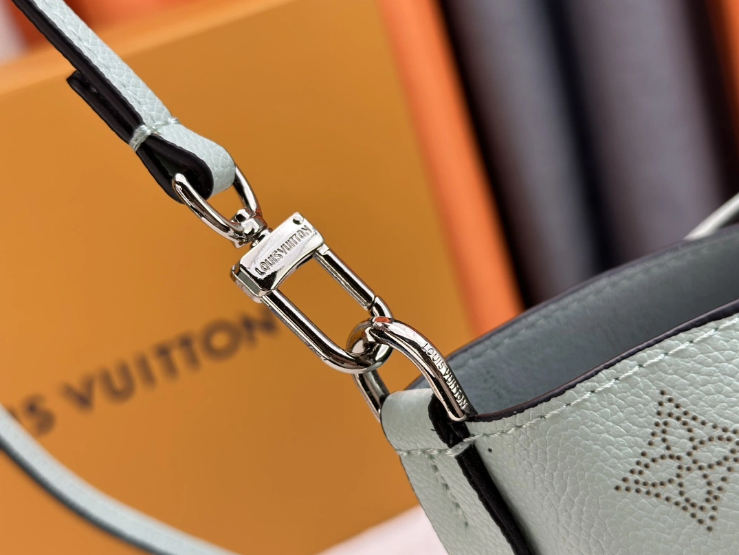 GoodFit 6889 Louis Vuitton AAA Quality Shoulder Bags For Women - Image 7