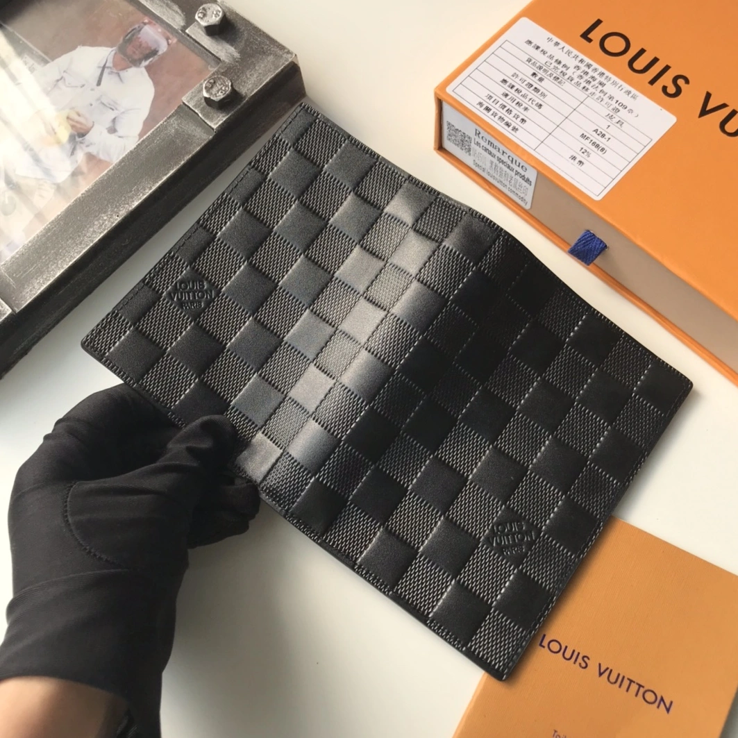 GoodFit 7359 Louis Vuitton Card Case For Unisex - Image 4