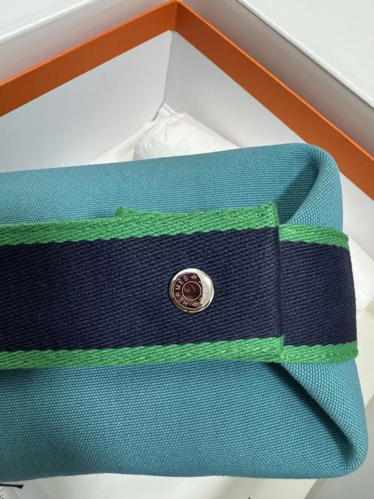 Hermes AAA Quality Handbags For Women Comfortable 3589 - Image 4