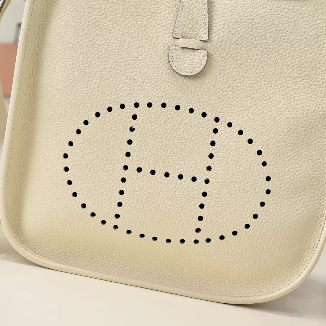 Hermes AAA Quality Messenger Bags For Women Classic 7492 - Image 7