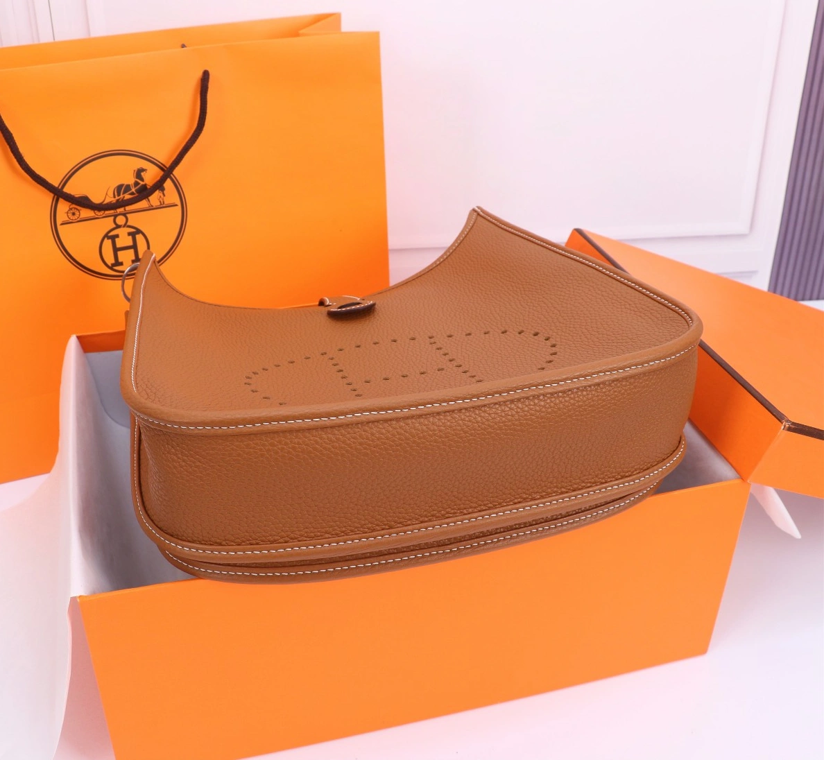 Hermes AAA Quality Messenger Bags For Women Practical 7069 - Image 6