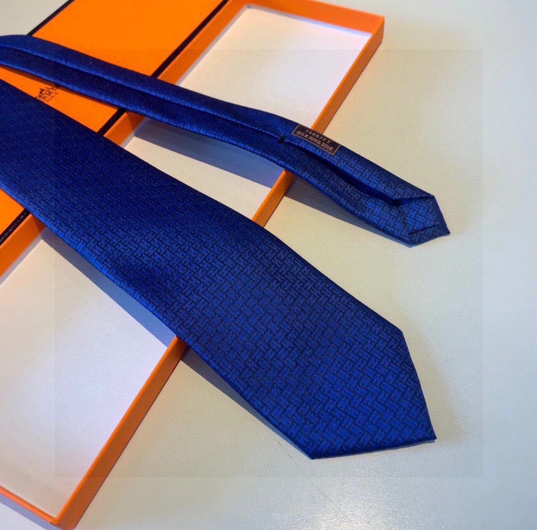 Hermes Necktie For Men Practical 4303 - Image 4