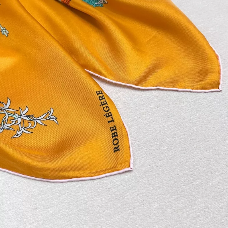 Hermes Silk Squares Trendsetting 1152 - Image 5