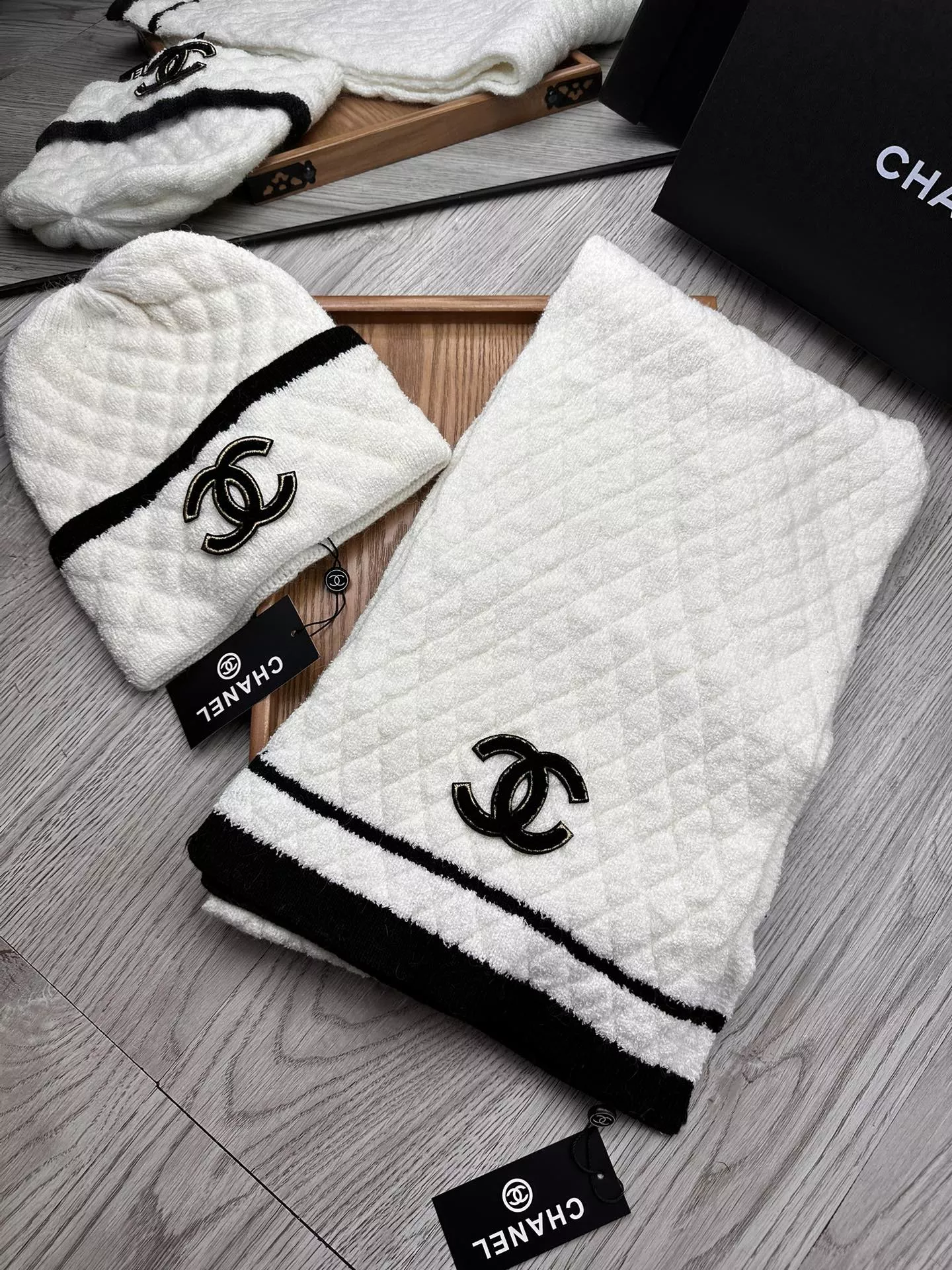 HighQuality 2111 Chanel Hat and Scarf Set