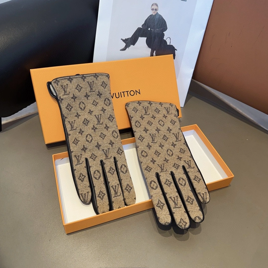 Lightweight 6040 Louis Vuitton LV Gloves For Women