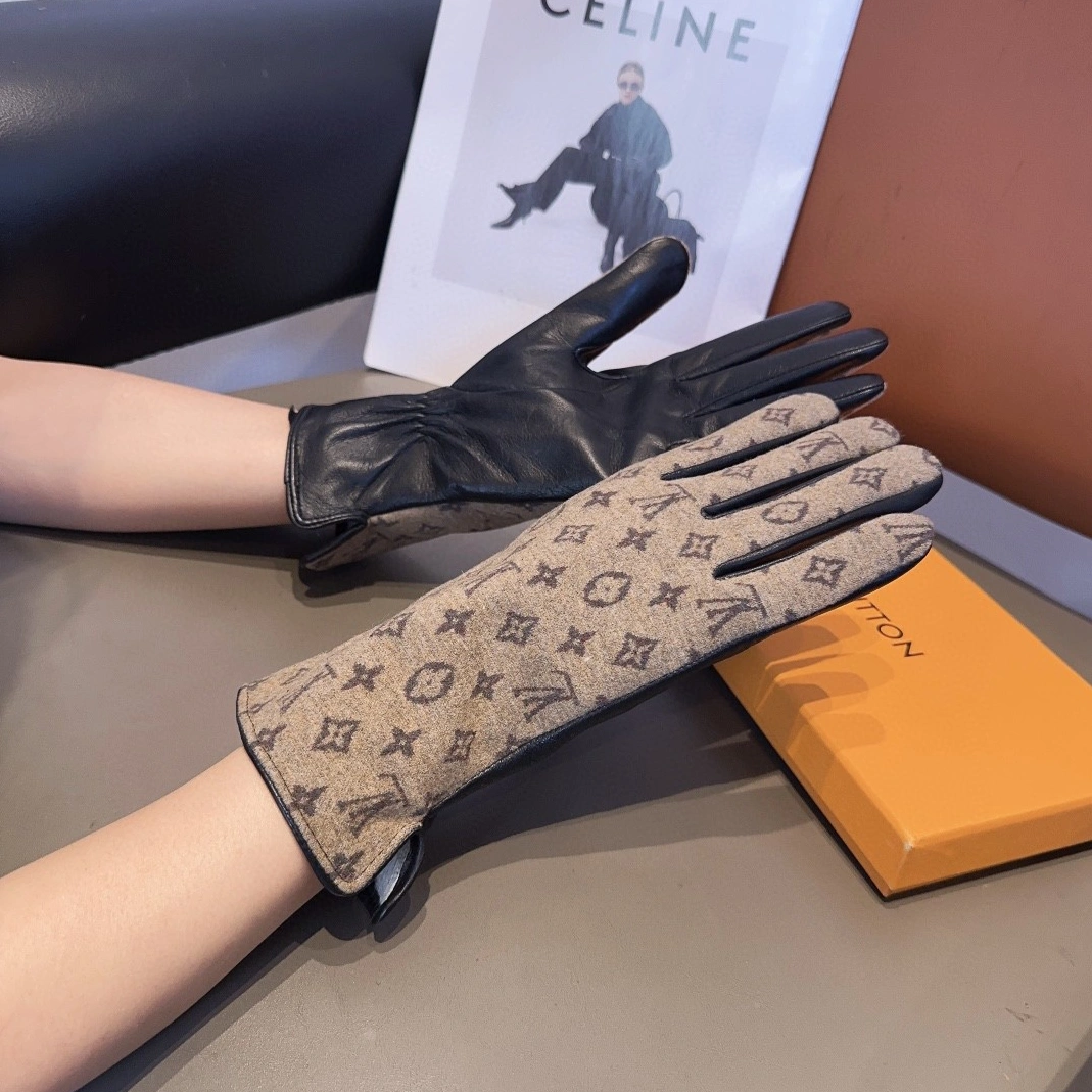 Lightweight 6040 Louis Vuitton LV Gloves For Women - Image 4