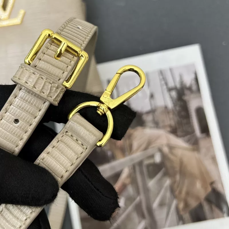 Lightweight 6929 Louis Vuitton AAA Quality Handbags For Women - Image 7