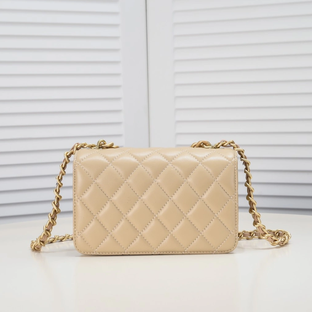 Lightweight 7536 Chanel AAA Quality Messenger Bags For Women - Image 3