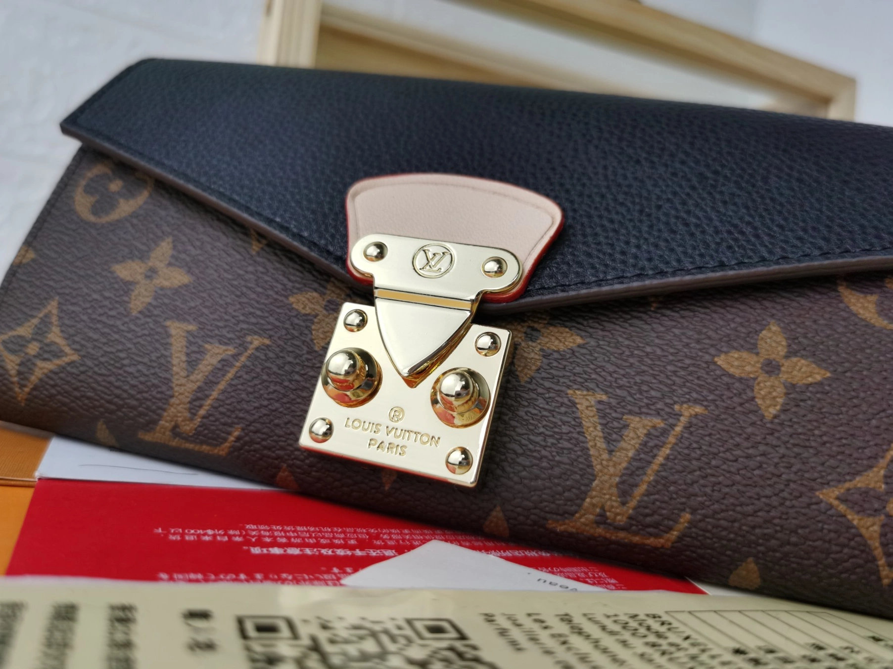 Lightweight 7801 Louis Vuitton LV Card Case For Women - Image 5