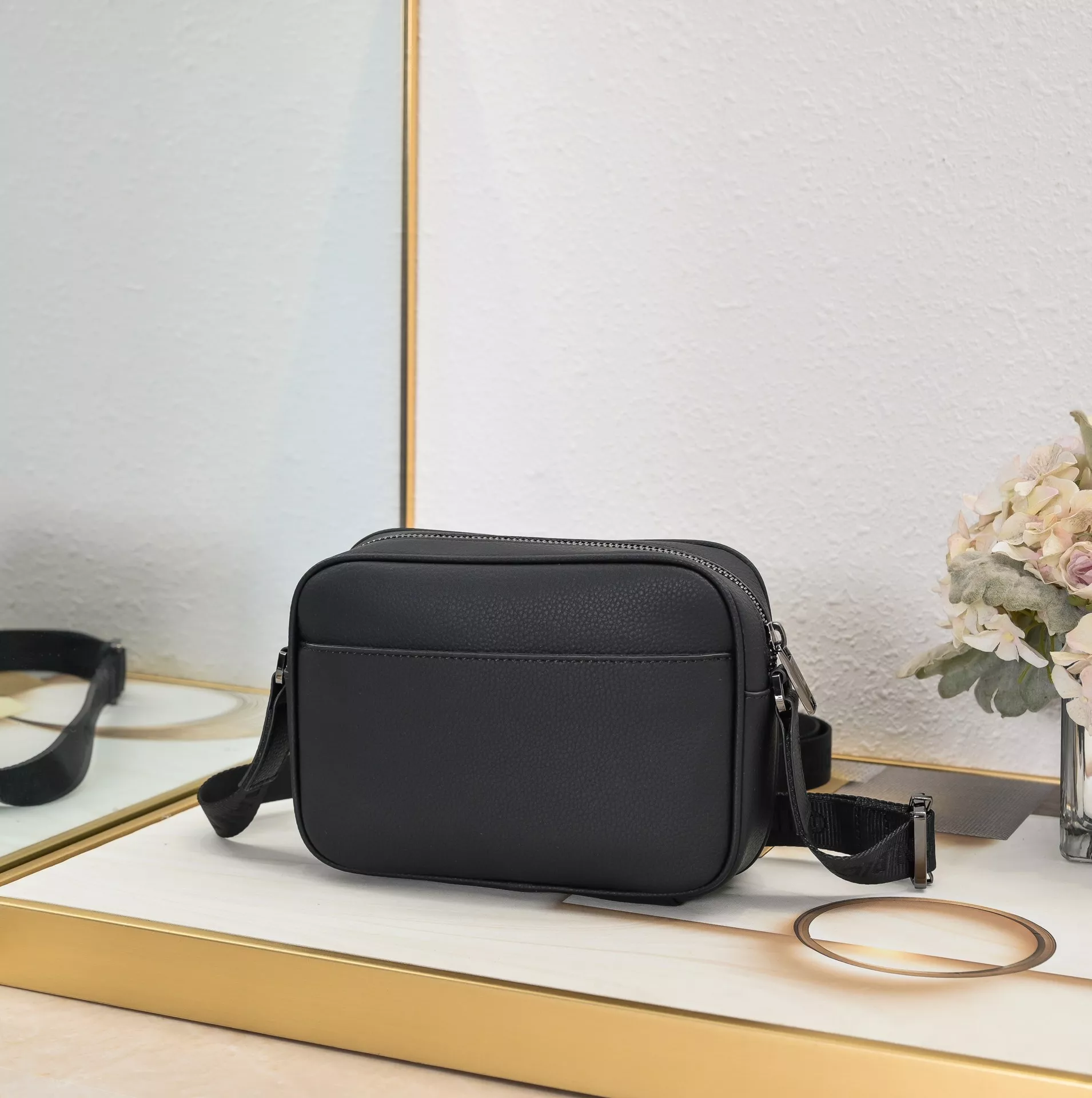 Lightweight 8024 Christian Dior AAA Man Messenger Bags - Image 3