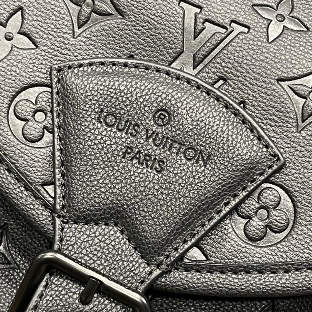 Louis Vuitton AAA Quality Backpacks For Unisex Cozy 9262 - Image 5