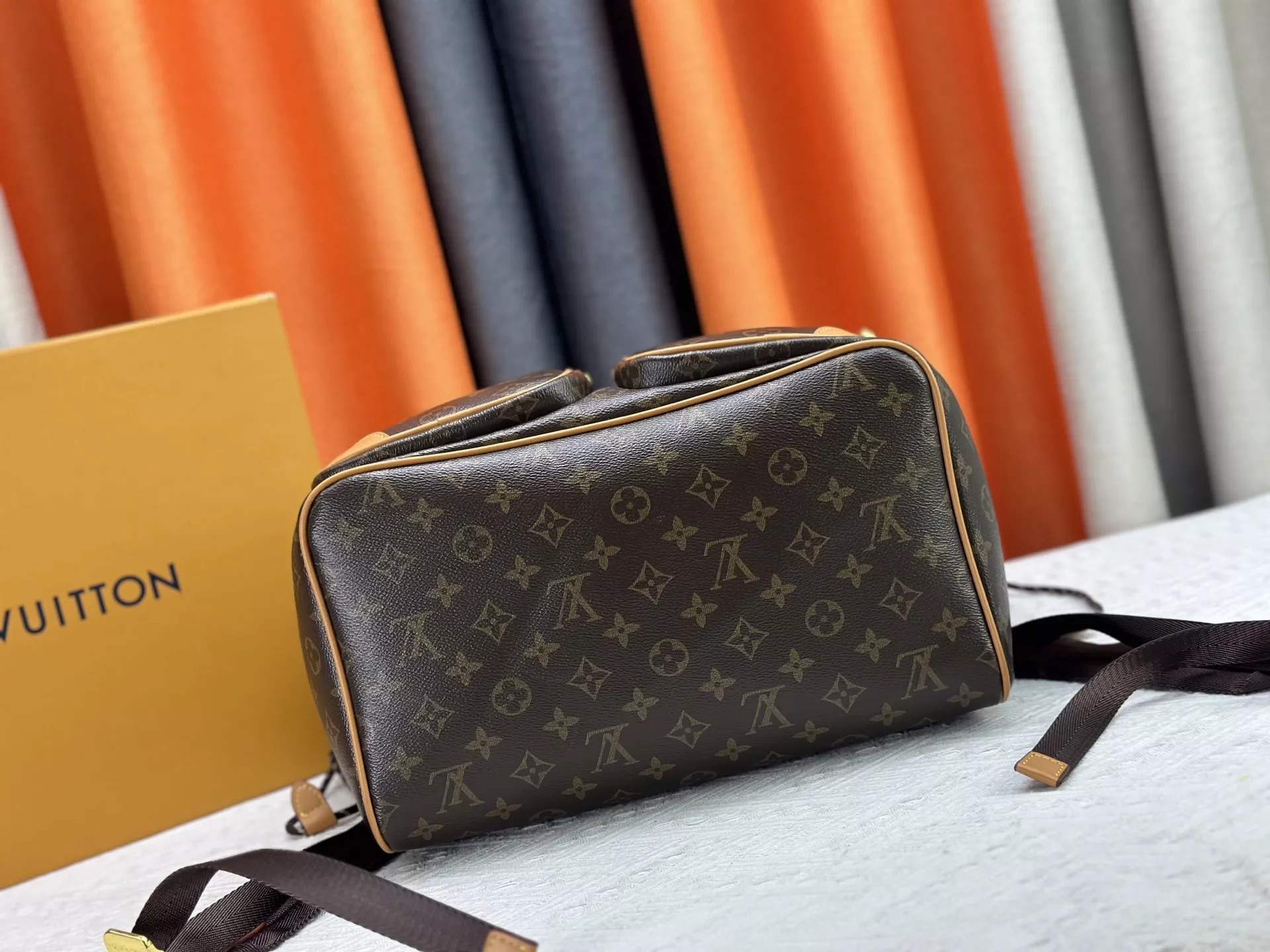 Louis Vuitton AAA Quality Backpacks For Unisex Popular 2886 - Image 4