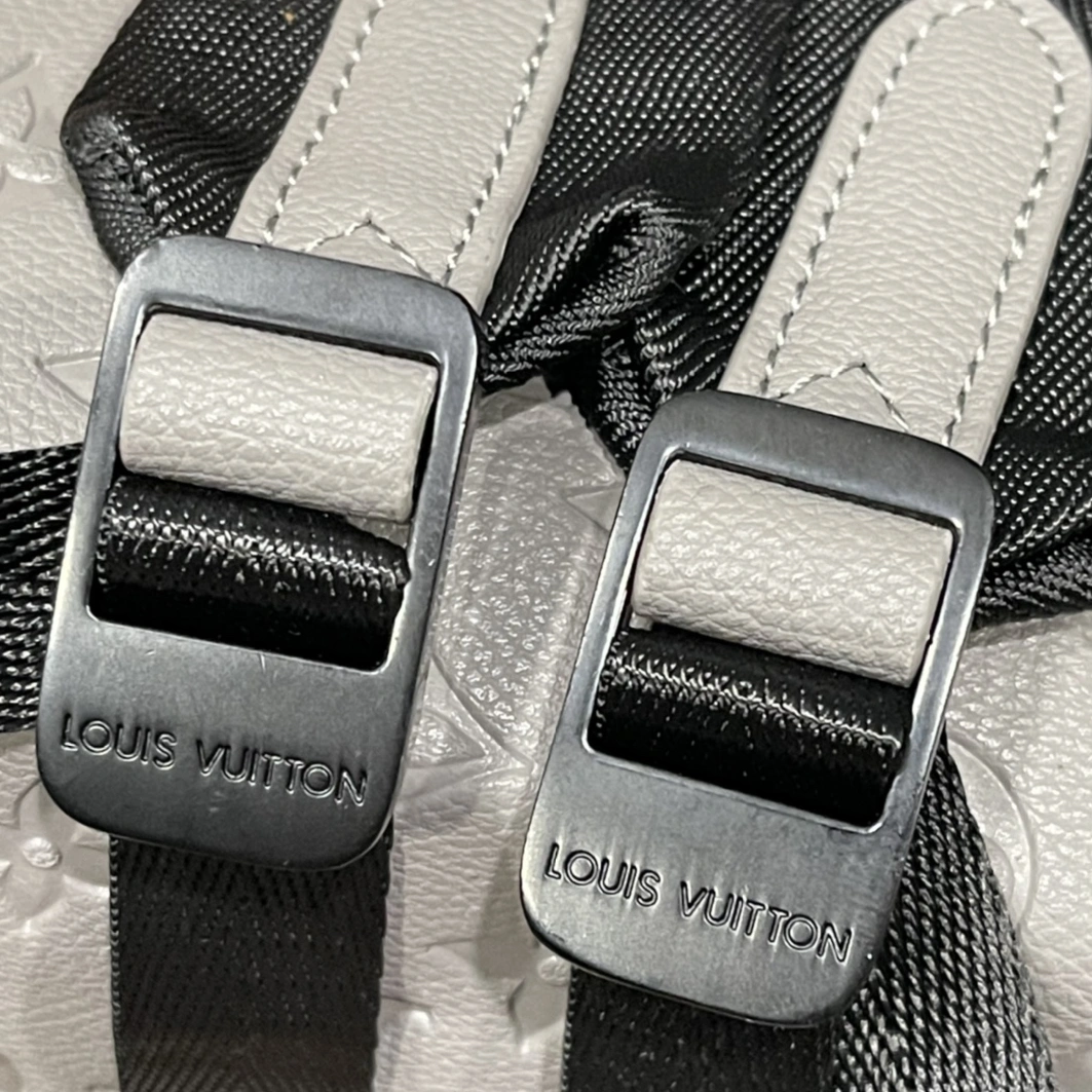 Louis Vuitton AAA Quality Backpacks For Unisex Trendy 6975 - Image 7