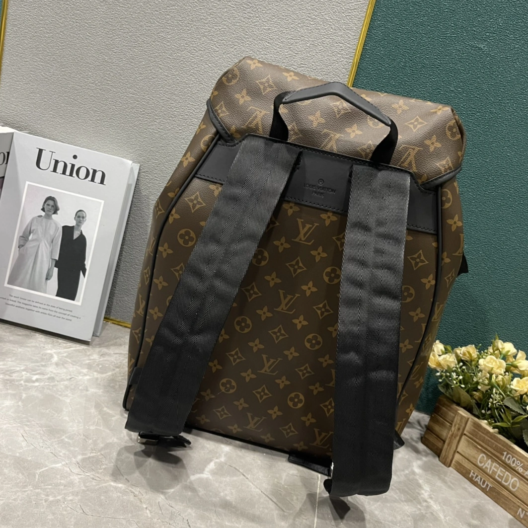 Louis Vuitton AAA Quality Backpacks For Unisex Versatile 6770 - Image 3
