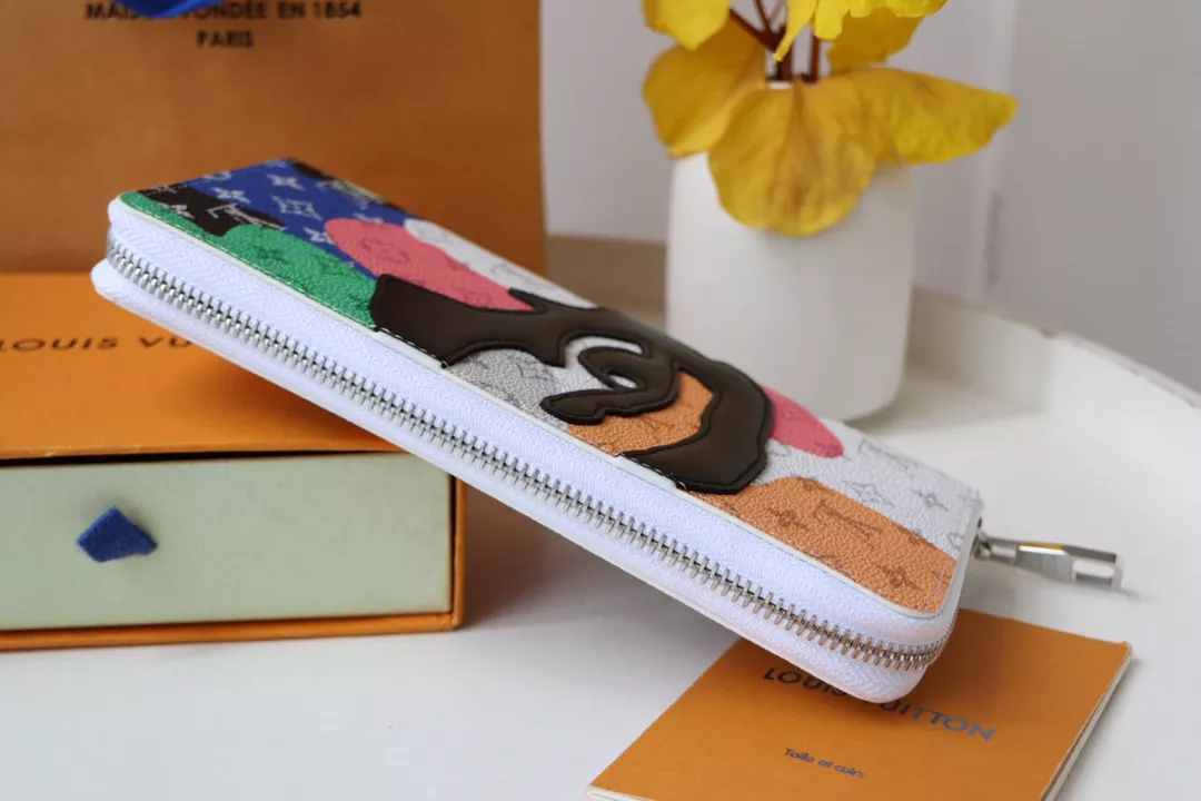 Louis Vuitton AAA Quality Card Case Classic 6785 - Image 3