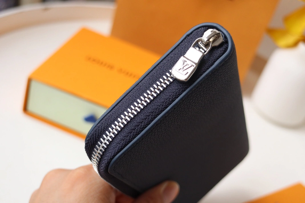 Louis Vuitton AAA Quality Card Case EasyMatch 1122 - Image 4