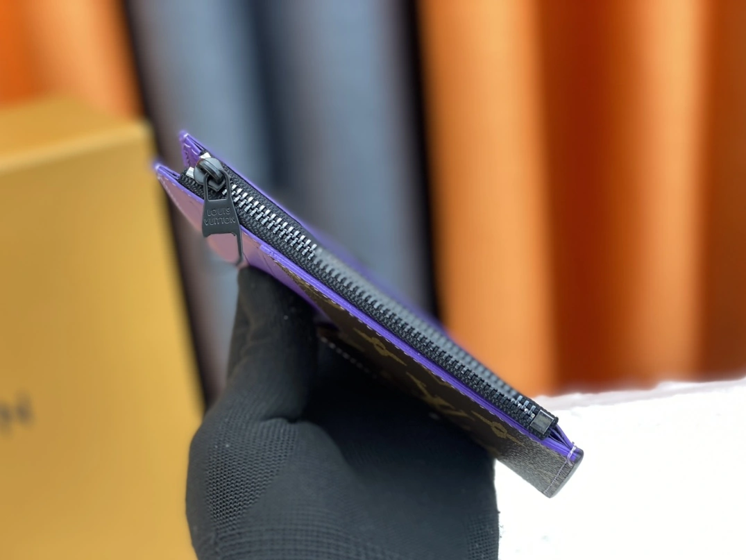 Louis Vuitton AAA Quality Card Case For Unisex Elegant 7238 - Image 3