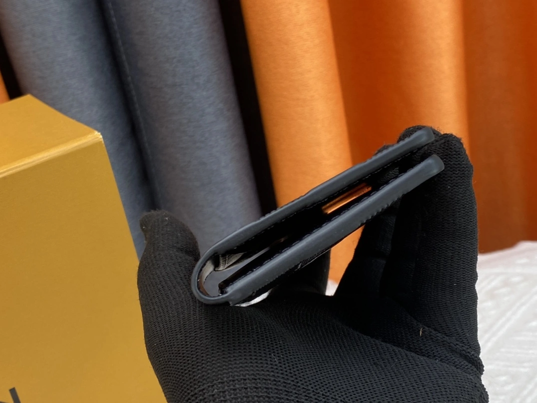 Louis Vuitton AAA Quality Card Case For Unisex Versatile 8152 - Image 5