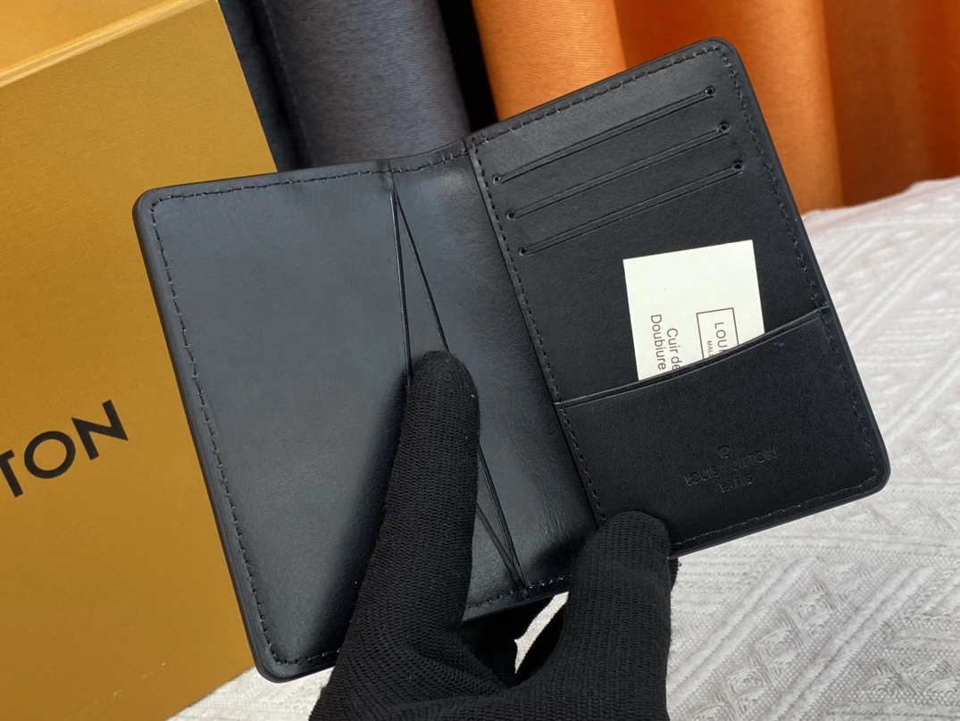 Louis Vuitton AAA Quality Card Case For Unisex Versatile 8152 - Image 6