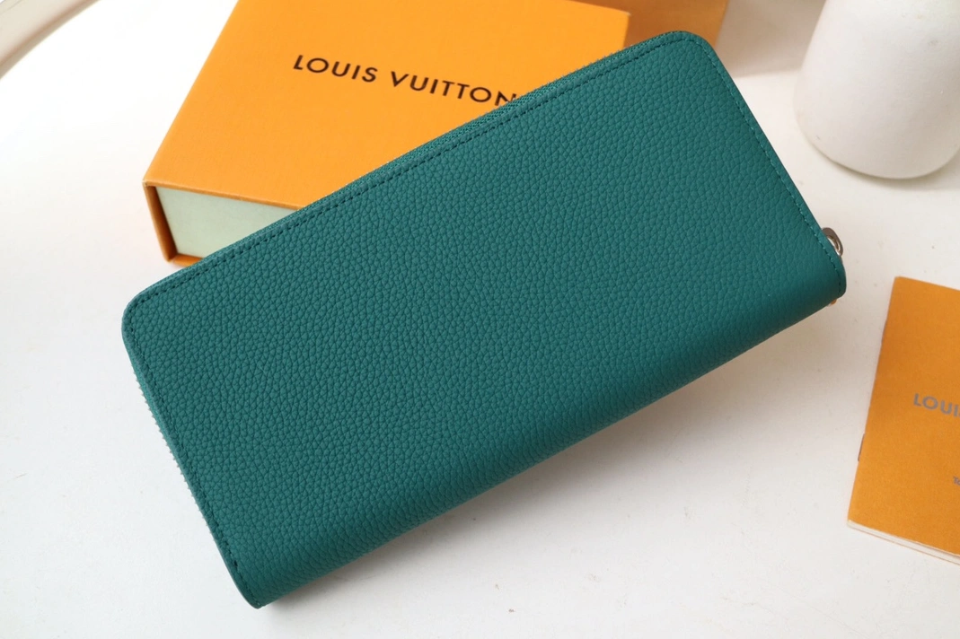 Louis Vuitton AAA Quality Card Case HighQuality 6867