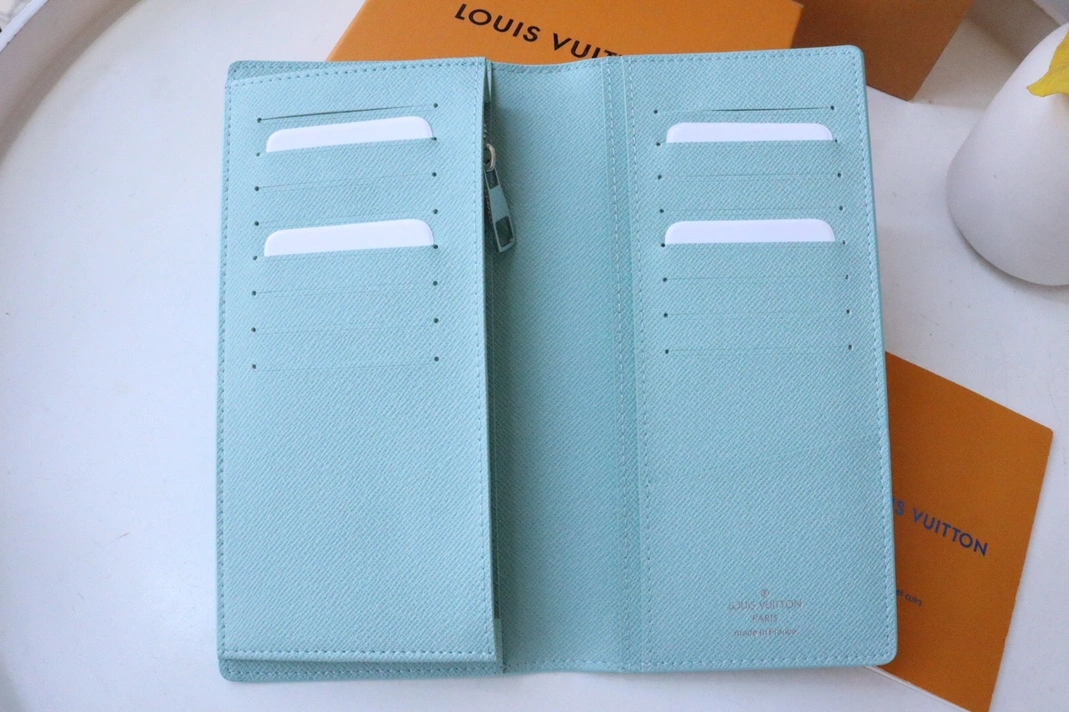 Louis Vuitton AAA Quality Card Case Practical 2185 - Image 4